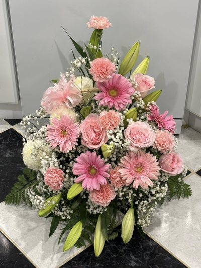 Vision in pink - A beautiful arrangement in all pink shades