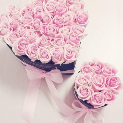 Queen of Hearts - Heart shaped hatbox of pink roses