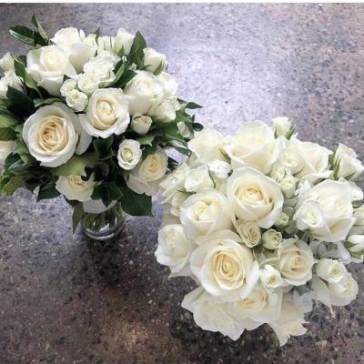 Bouquet de Fleurs - Handtied posy in a glass vase in whites and greens