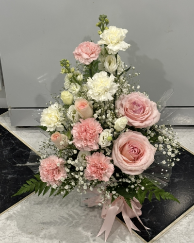 Annabelle Box Arrangement Flowers - Annabelle is a sweet box arrangement of flowers. Perfect for any occasion.